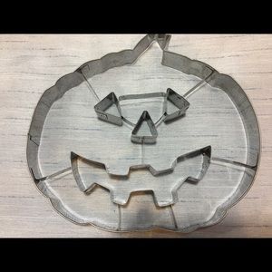 EUC jumbo Jack O’ Lantern cookie cutter